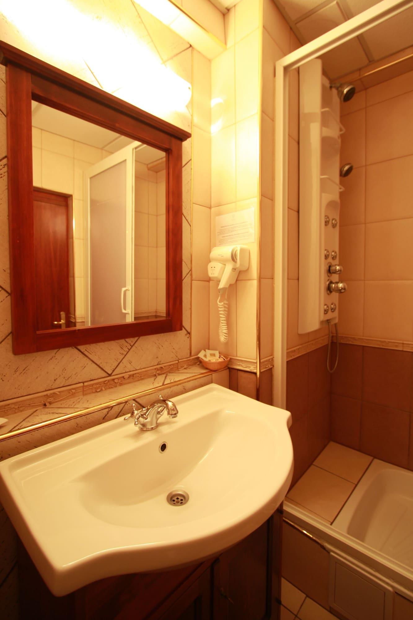 Hotel Mara Baia Mare Exteriör bild