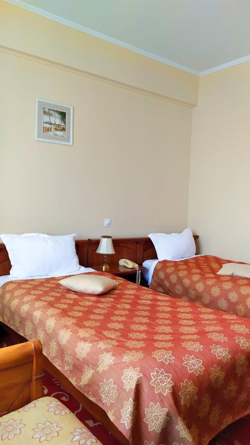 Hotel Mara Baia Mare Exteriör bild