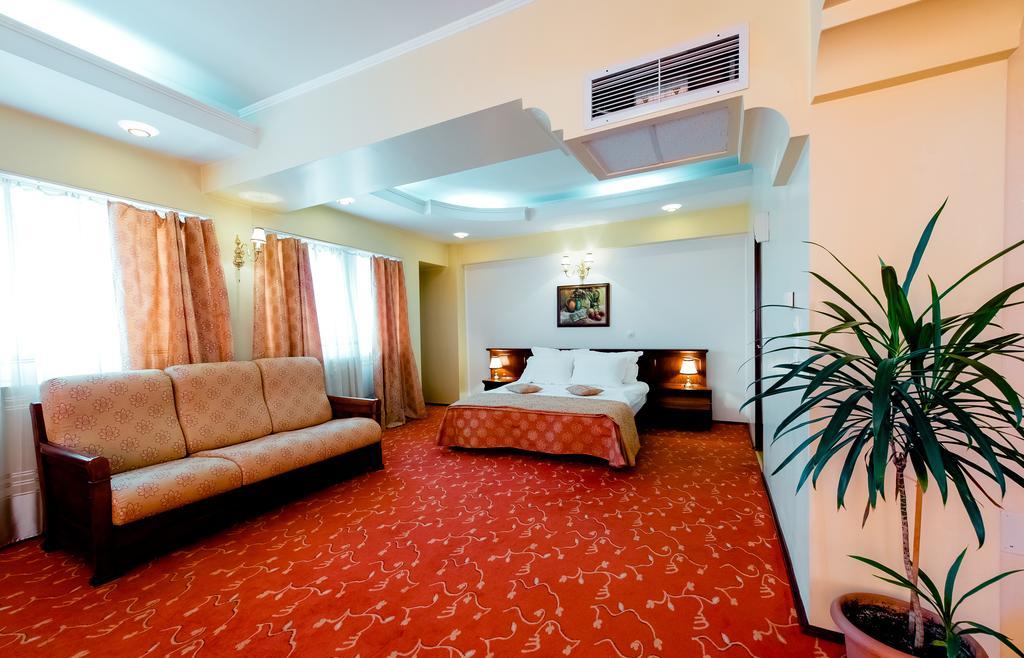 Hotel Mara Baia Mare Exteriör bild