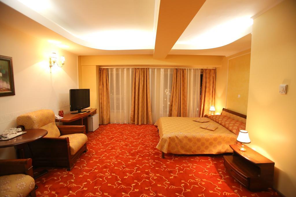 Hotel Mara Baia Mare Exteriör bild